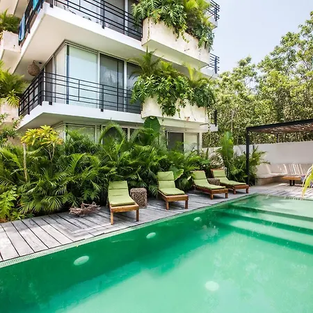 Laid Back In Tropical Vibe Apt Private Pool Apartment